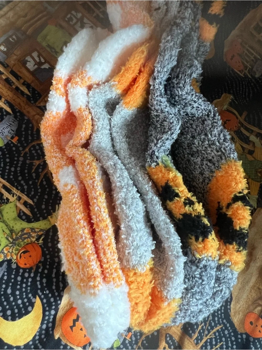 Happy Halloween Fuzzy Pumpkin Socks - Gray & Orange (3 Pack)